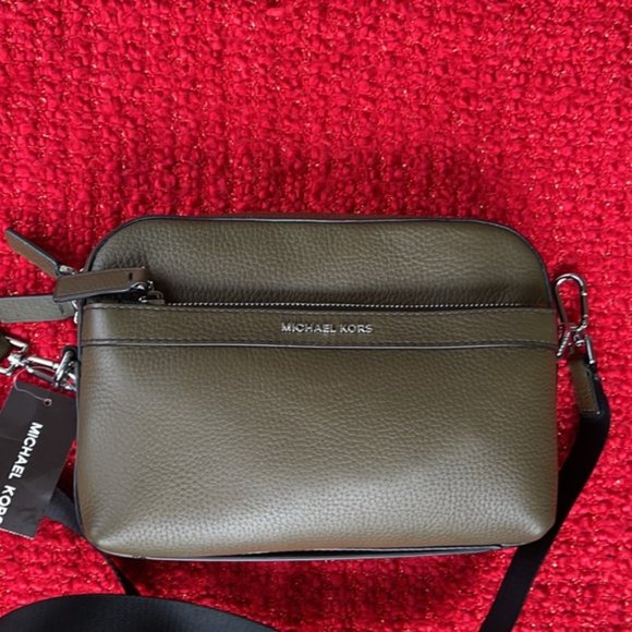 Michael Kors Cooper Utility Crossbody Leather Olive - Picture 1 of 16